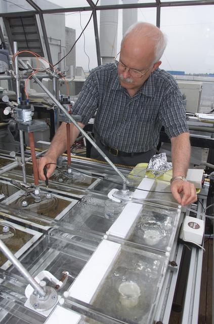 Microbial Mats; n-239 roof, Greenhouse one: overview of flux measurement test with Dave Des Marias