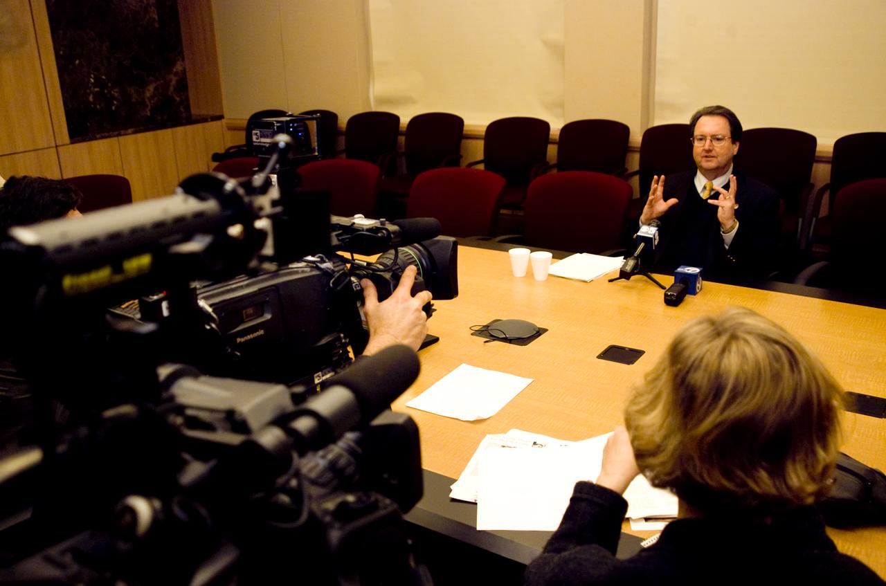 G. Scott Hubbard, Ames Director held a informal discussion and question-and-answer session with  Bay Area news media on the space exploration vision announced President George W. Bush earlier in the day.