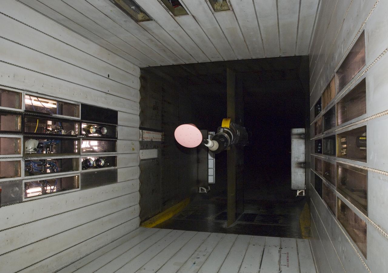 CEV model with pressure sensitive paint (PSP) test 11-0148 in the 11ft Ames wind tunnel