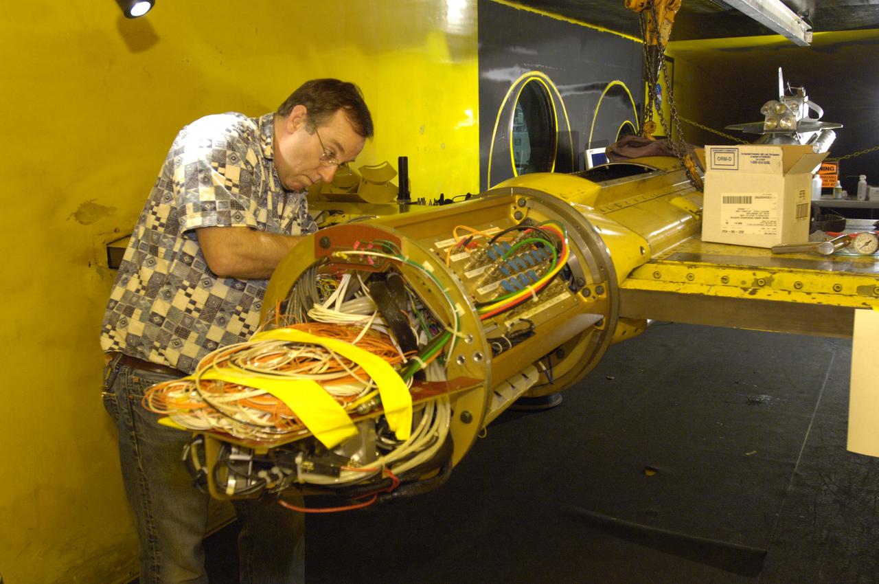 Space Shuttle 3% scale model to analyze removal of PAL ramp and other effects i the 9x7ft w.t.