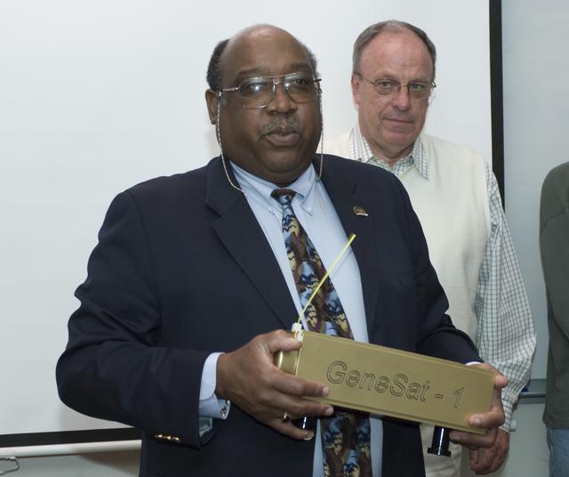 ARC-2007-ACD07-0039-013