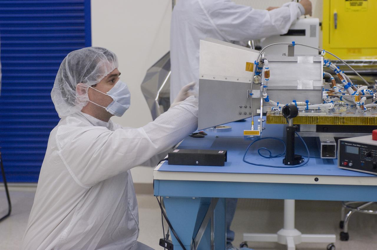 LCROSS -  Tony Colaprete does some adjustment during calibration and camera check out