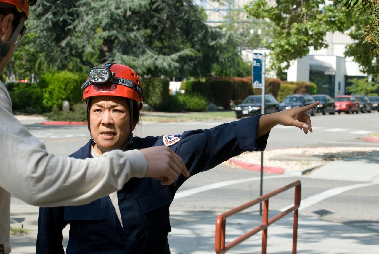 Disaster preparedness; 'The Great Worden Quake of 2007' Ames Research Center resident staff participate in responding to a simulated disaster, followed by a picnic in front of bldg N-200.  Ames DART rescue teams  - Deb Feng