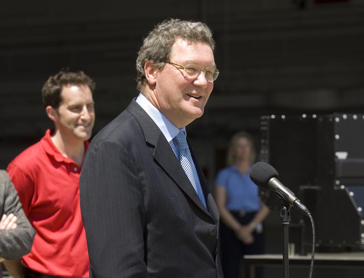Dr Condoleezza Rice, United States Secretary of State visits Ames. Takes a demonstration ride in the Tesla Motors Electric Car. Australian Foreign Minister Alexander Downer traveling with Dr Rice addresses the assembled media and Ames staffers