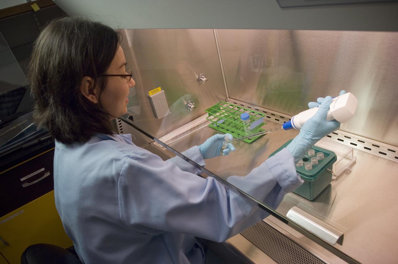 SPEGIS (Streptococcus Pneumoniae Expression of Genes in Space) payload equipment (For STS-118 Space Shuttle Mission)