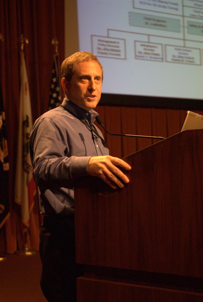 Alan Stern, Associate Administrator of the Science Mission Directorate HQ addressing Ames staff