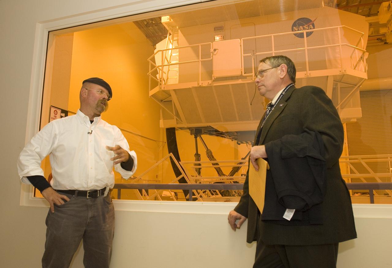 Mythbusters TV in Ames CVSRF Simulator with Discovery Channel show host Jamie Hyneman (white shirt) and Ames Center Director Pete Worden