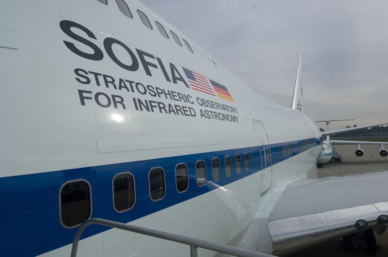 SOFIA (Stratospheric Ovservatory for Infrared Astronomy) visit to Ames Research Center, Moffett Field, CA: landing and taxi to tower