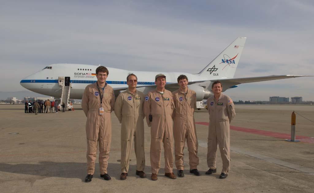 SOFIA visit to Ames: landing/taxi/ pilots/crowds