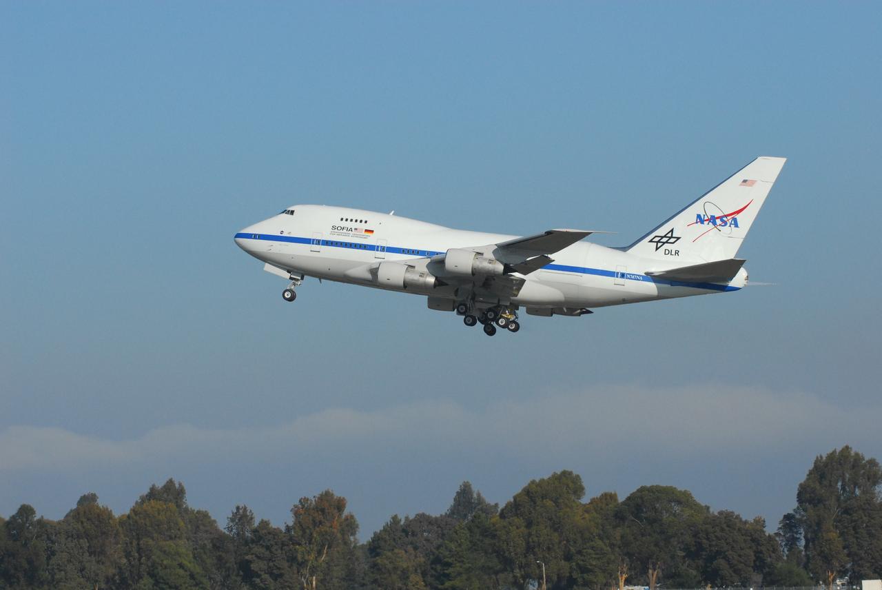SOFIA (Stratospheric Ovservatory for Infrared Astronomy) taking off from Ames Research Center, Moffett Field, CA to return to Dryden Flight Reseach Facility, CA when the aircraft is stationed.