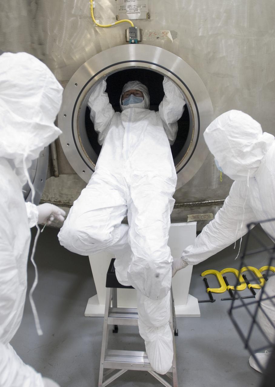 SOFIA (Stratospheric Observatory for Infrared Astronomy) primary mirror being coated in the Ames N-211 Vacuum Chamber.