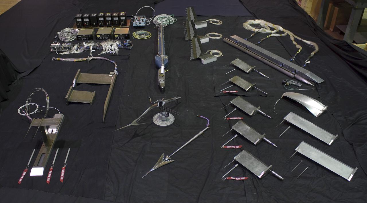 Sonic Boom Test using Ames HSR-Low Boom Wing Tail in the 9x7ft transonic wind tunnel (Test-97-0190)  Test hardware