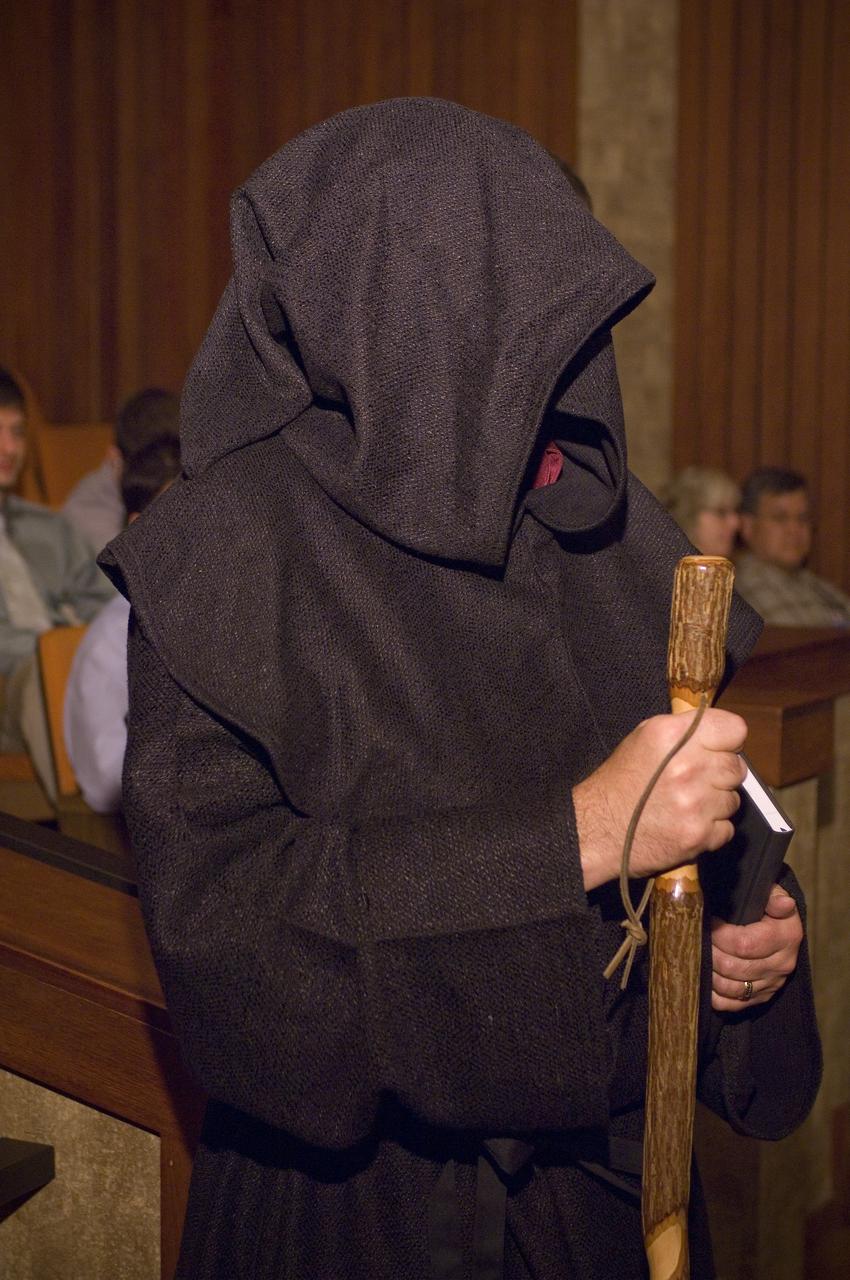 Summer Internship for 2008 closing ceremony: The reaper of Ames unfolds into the kindly sheppard Pete Worden Center Director to  bid a farewell to the class of 2008 and send them off with some wise words.