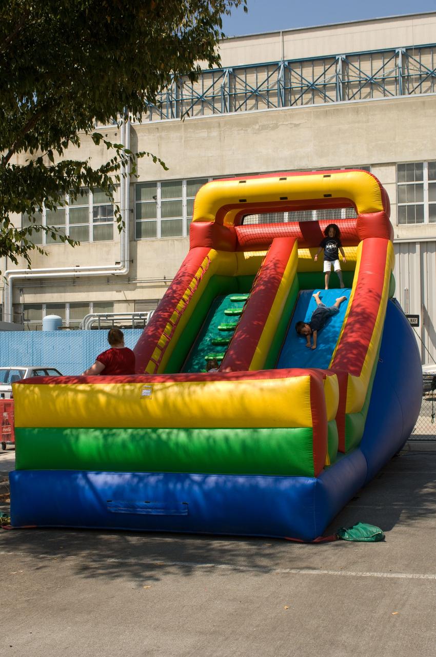 Ames Family Day Picnic in celebration of NASA's 50th Anniversary