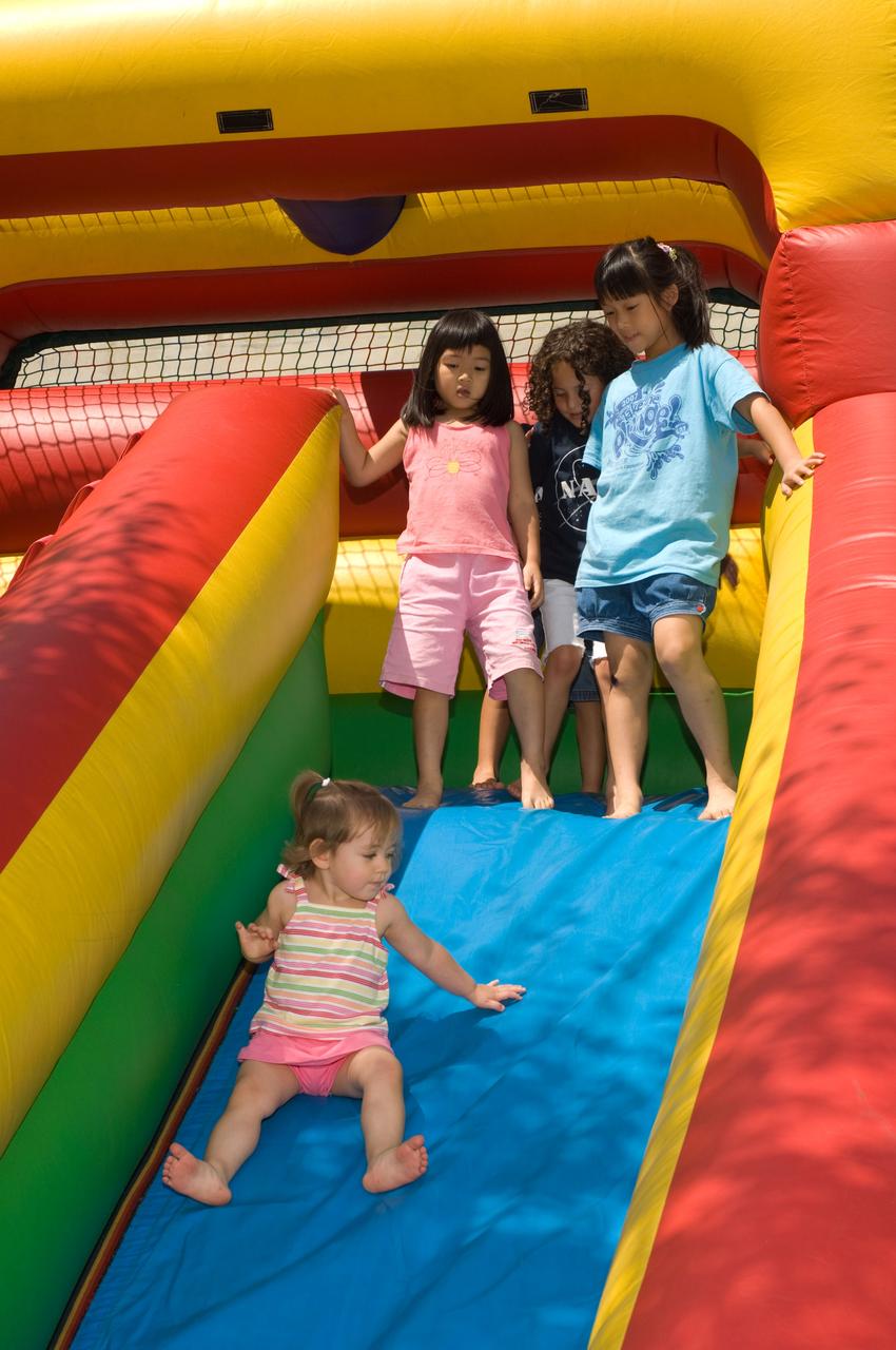 Ames Family Day Picnic in celebration of NASA's 50th Anniversary