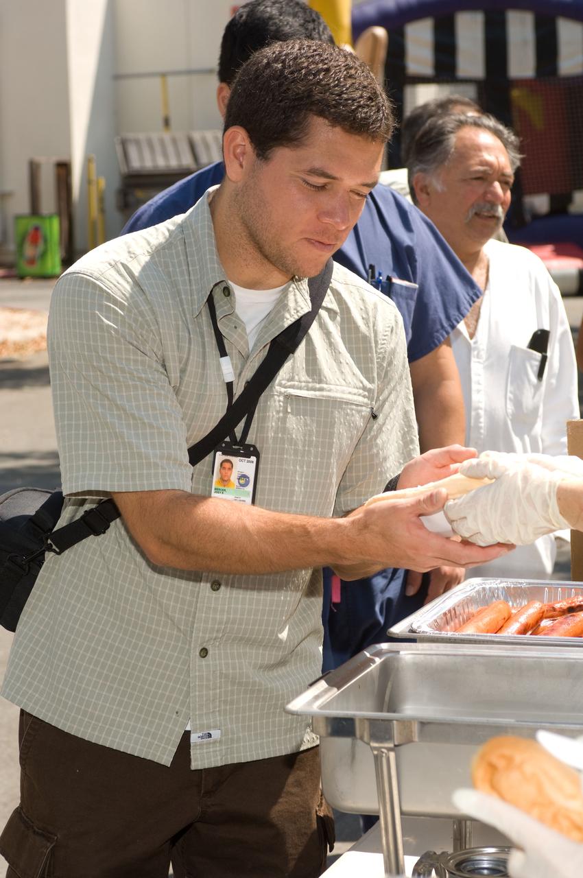 Ames Family Day Picnic in celebration of NASA's 50th Anniversary