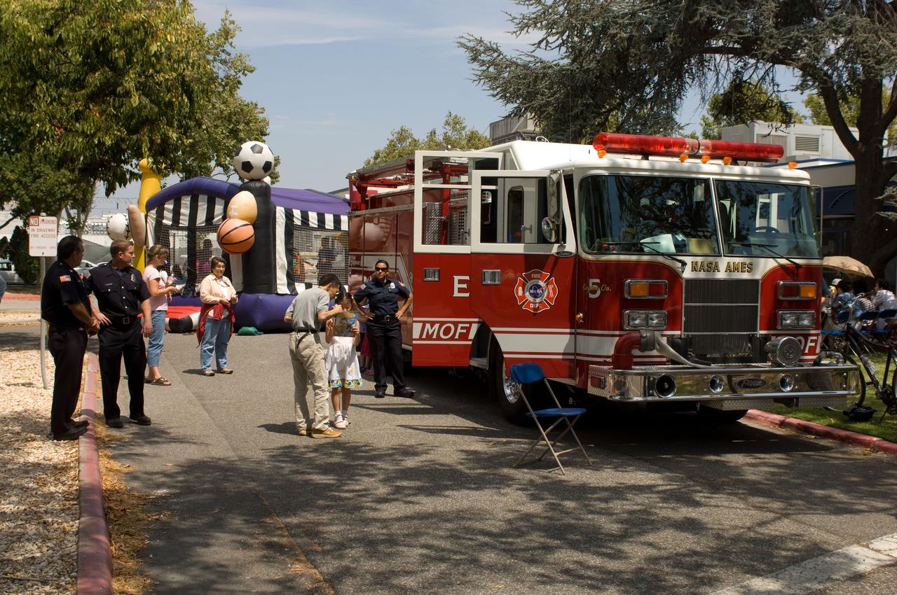 Ames Family Day Picnic in celebration of NASA's 50th Anniversary