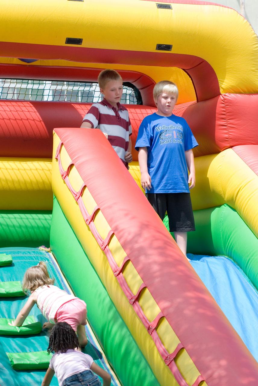 Ames Family Day Picnic in celebration of NASA's 50th Anniversary