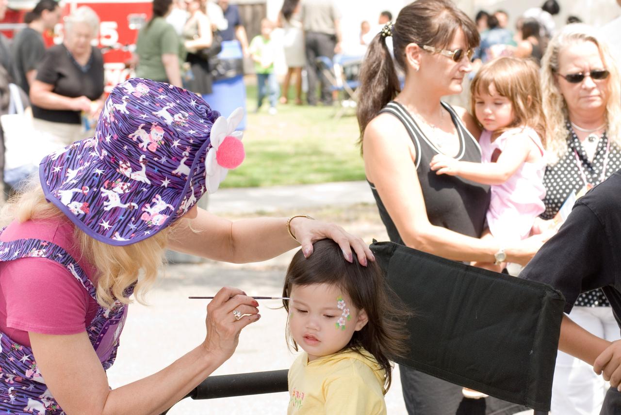 Ames Family Day Picnic in celebration of NASA's 50th Anniversary
