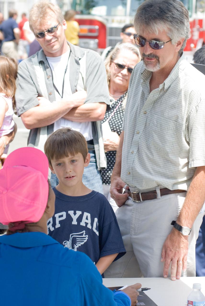 Ames Family Day Picnic in celebration of NASA's 50th Anniversary