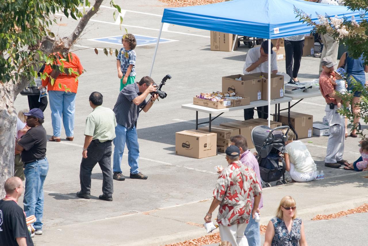 Ames Family Day Picnic in celebration of NASA's 50th Anniversary