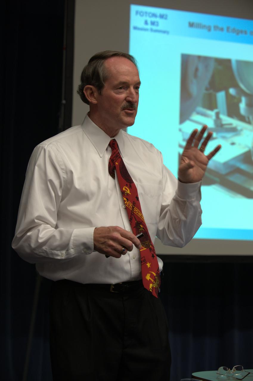 Foton-M2 and Foton-M3 Mission description and summary of science results presented by Mike Skidmore The Foton-M3 spacecraft launched from Baikonur Cosmodrome (Kazakhstan) on Sept 14, 2007 and landed 12 days later approximately 130km south of Kustanay, Northern Kazakhstan. The Foton-me flight, following the 16-day Foto-M2 spaceflight (june 2005), represented a uique opportunity to re-fly and improve the Foton-M2 experiments. For Foton-Me, important improvements were made in hardware, experimental design and operational logistics.