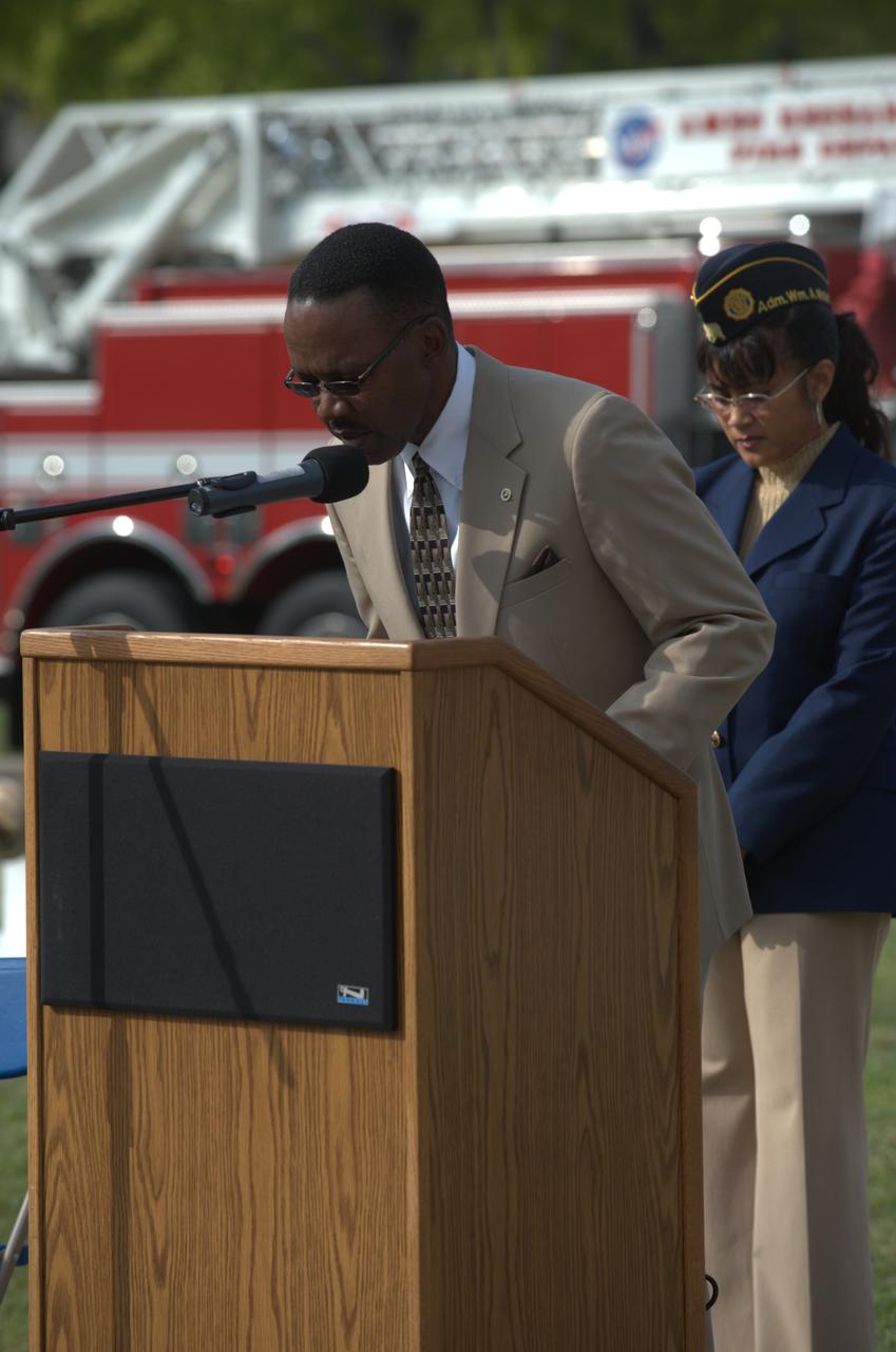September 11th remembrance ceremony held in front of NASA Research Park Bldg-17 (Lunar Science Institute) hosted by the American Legion, Post 881, Moffett Field.  Invocation by Post Chaplain Fred Tittle