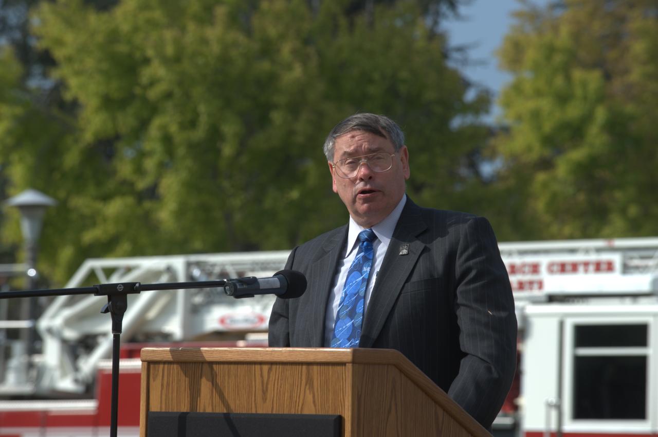 September 11th remembrance ceremony held in front of NASA Research Park Bldg-17 (Lunar Science Institute) hosted by the American Legion, Post 881, Moffett Field.  Remarks by NASA Ames Center Director Pete Worden