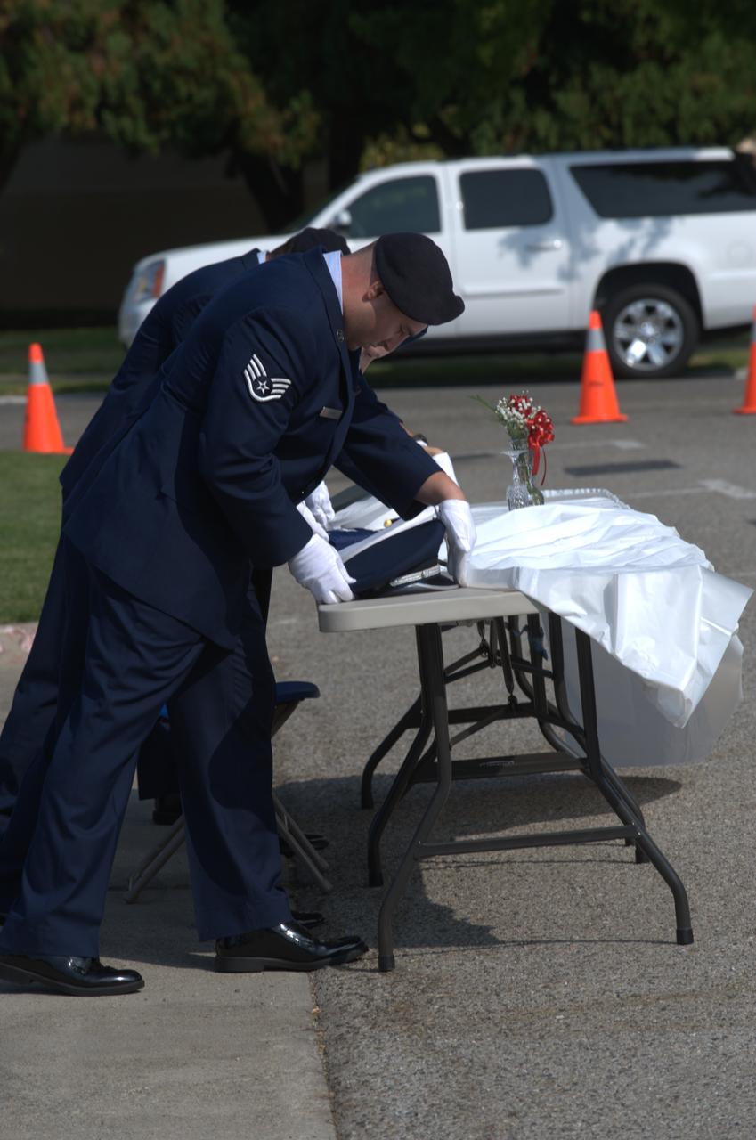 September 11th remembrance ceremony held in front of NASA Research Park Bldg-17 (Lunar Science Institute) hosted by the American Legion, Post 881, Moffett Field. Step off to Amazing Grace - POW/MIA Detail; TSgt Robert Soua, Detail Commander, 129th Security Forces, TSgt Rachel Velasco, SSgt Susan Avalos, SSgt Alex Cohen, SSgt Elias Gonzalez