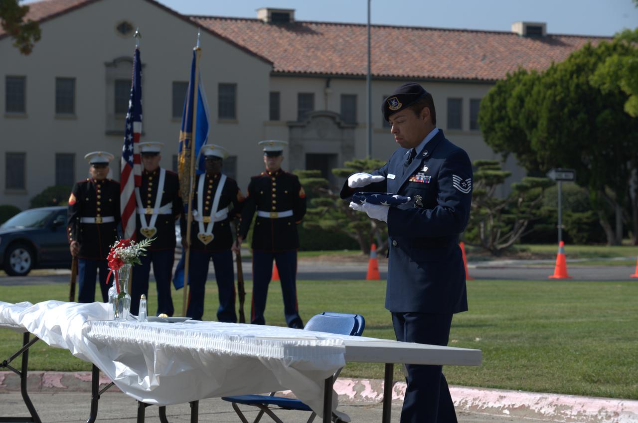 September 11th remembrance ceremony held in front of NASA Research Park Bldg-17 (Lunar Science Institute) hosted by the American Legion, Post 881, Moffett Field.  Step off to Amazing Grace - POW/MIA Detail; TSgt Robert Soua, Detail Commander, 129th Security Forces, TSgt Rachel Velasco, SSgt Susan Avalos, SSgt Alex Cohen, SSgt Elias Gonzalez