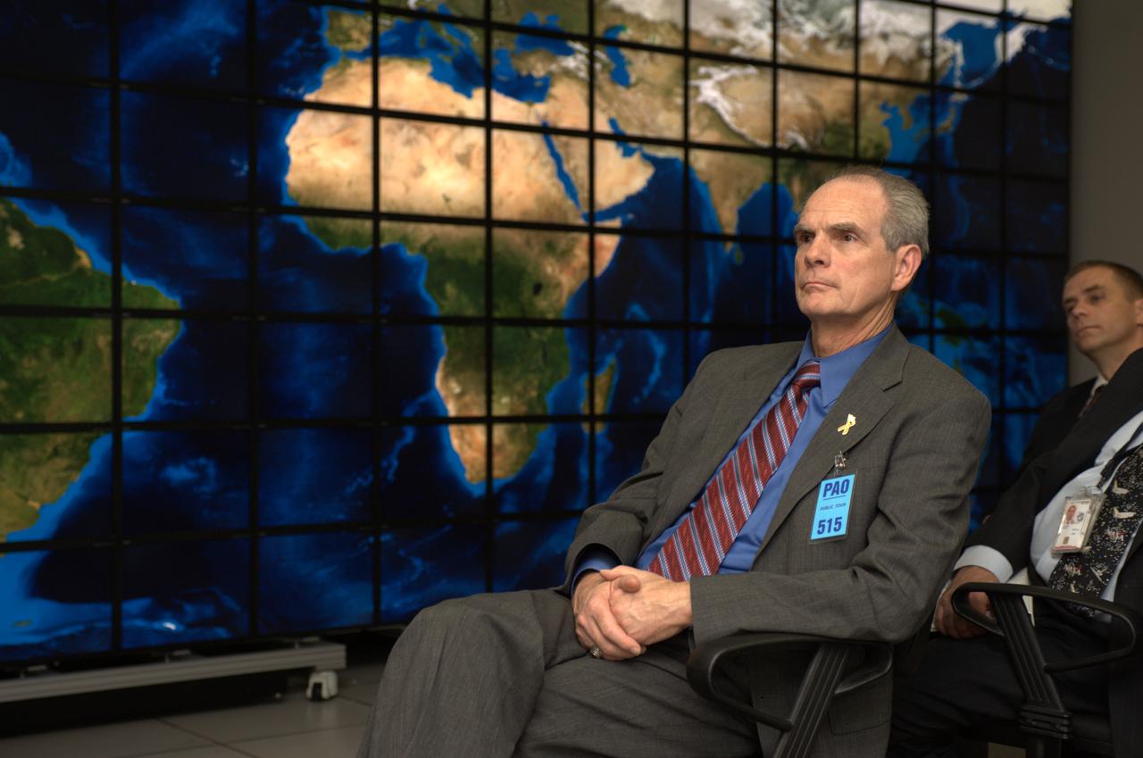 San Jose Mayor Chuck Reed recently met with Ames Center Director S. Pete Worden and also took a quick tour of the Osmotic Lab and hyperwall-2 at Ames. Reed is seen here (sitting, right) at the hyperwall-2 with Steve Hipskind, Chief, NASA’s Earth Science Division (left).