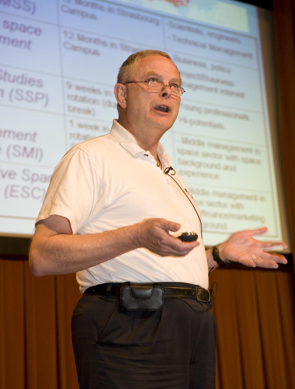 Singularity University First Meeting with Ames Center Director Pete Worden,