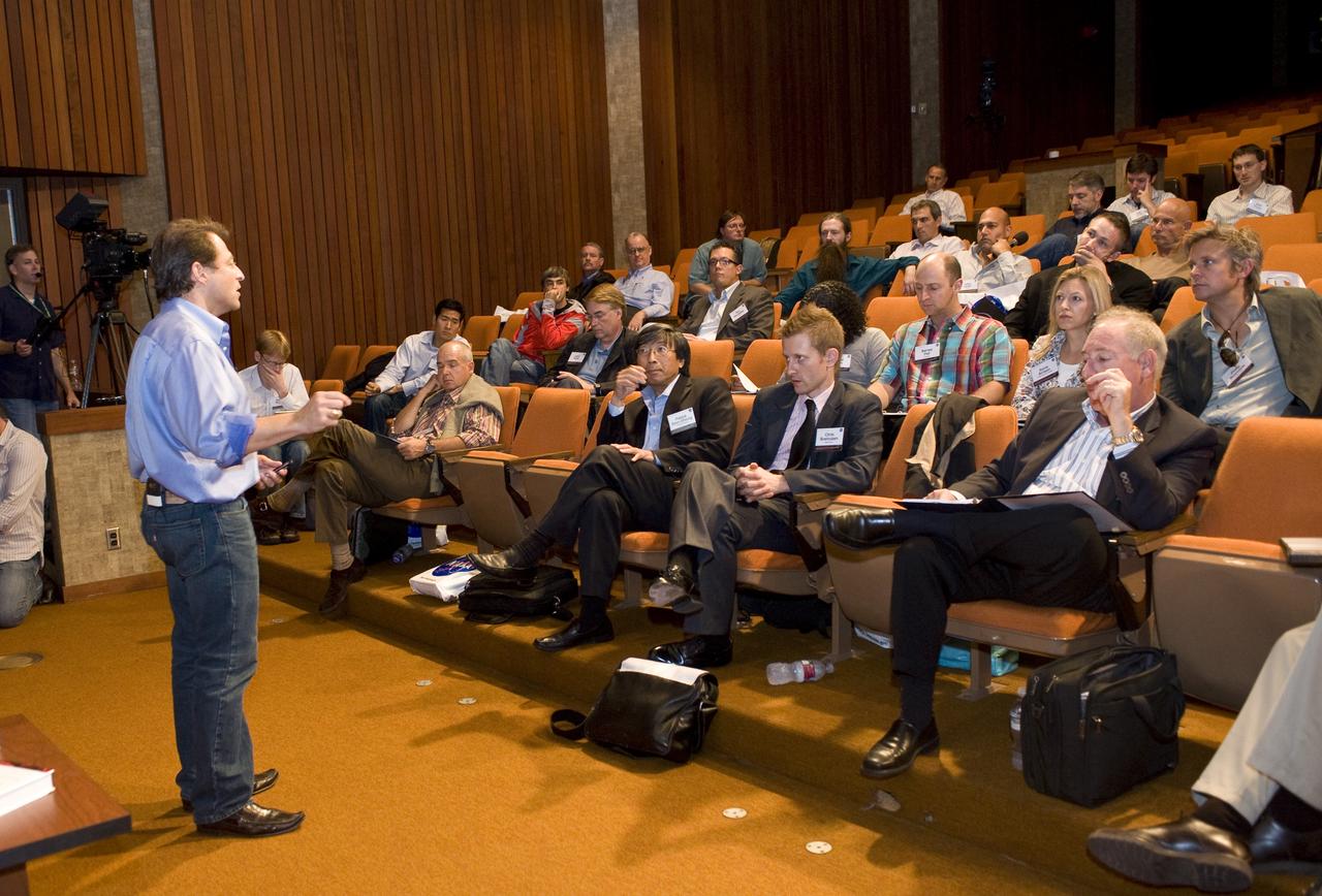 Singularity University First Meeting with Ames Center Director Pete Worden,