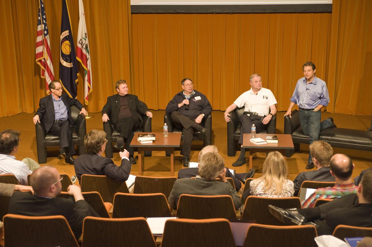 Singularity University First Meeting with Ames Center Director Pete Worden,