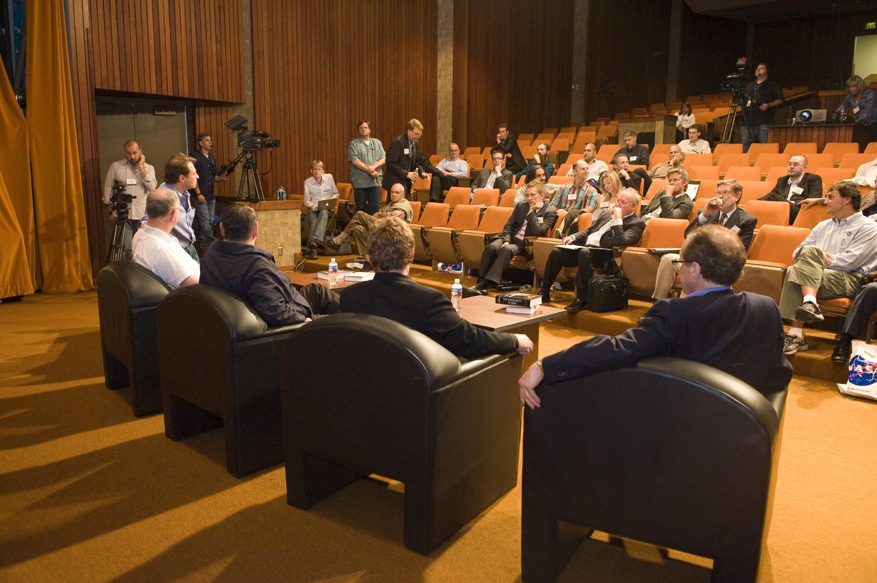 Singularity University First Meeting with Ames Center Director Pete Worden,