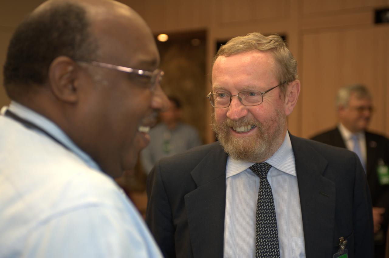 Professor John Beddington, UK (United Kingdom)  Government Chief Scientist Advisor visit to Ames with John Hinein N-200 Boyd Room