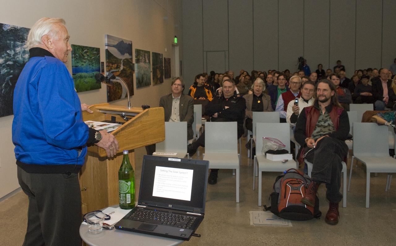 Yuri's Night 2009 held at the California Acaemy of Sciences in San Francisco, California Right is Apollo 11 Astronaut Buzz Aldrin.