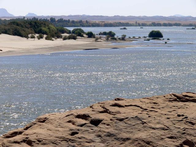 An SUV-sized Asteroid 2008TC# Impacts on October 7, 2008 in the Nubian Desert, Northern Sudan: Dr. Peter Jenniskens, NASA/SETI joined Muawia Shaddas of the University of Khartoum in leading an expedition on a search for samples. Photo Credit: NASA/SETI/P. Jenniskens