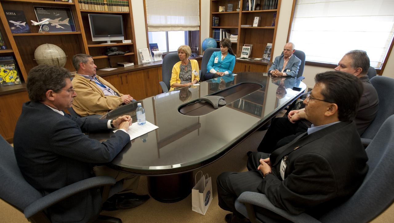 Janice Hahn, Councilwoman, District 15, City of Los Angeles visits NASA Ames Research Center. Associate Director Steve Zornetzer and Center Director S. Pete Worden meet with .Janice Hahn, Councilwoman, District 15, City of Los Angeles, Jenny Chavez, Staffer for Councilwoman Hahn, Walter Zifkin, Commissioner, Los Angles International Airport, Michael Molina, Chief of External Affairs, LAWA,   Jaideep Vaswani. Chief of Airport Planning, LAWA
