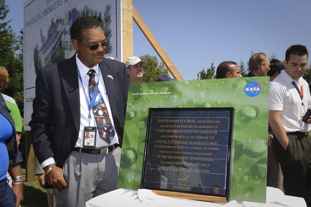 NASA image: ARC-2009-ACD09-0186-052