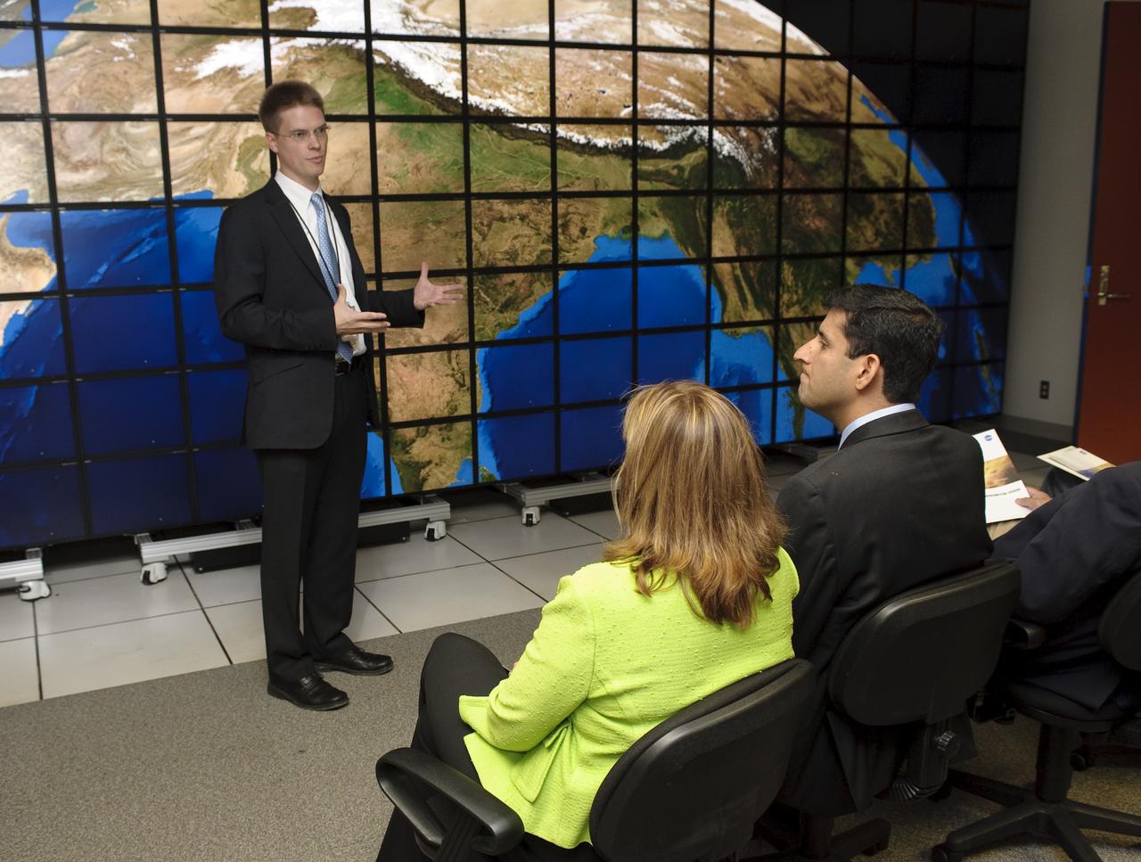 Obama Administration launches Cloud Computing Initiative at Ames Research Center. Vivek Kundra, White House Chief Federal Information Officer (right) and Lori Garver, NASA Deputy Administrator (left) get a tour & demo NASAS Supercomputing Center Hyperwall by Chris Kemp.