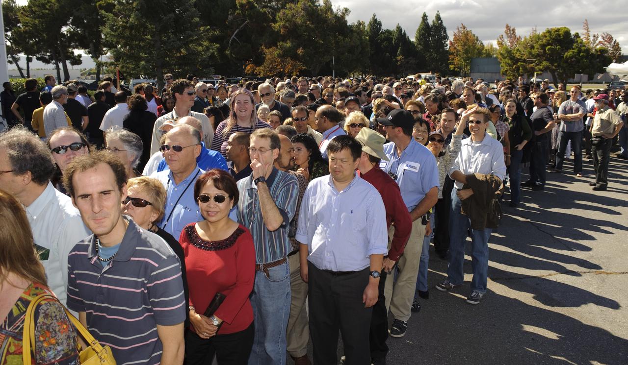 Ames 70_year picture day on Flight line.