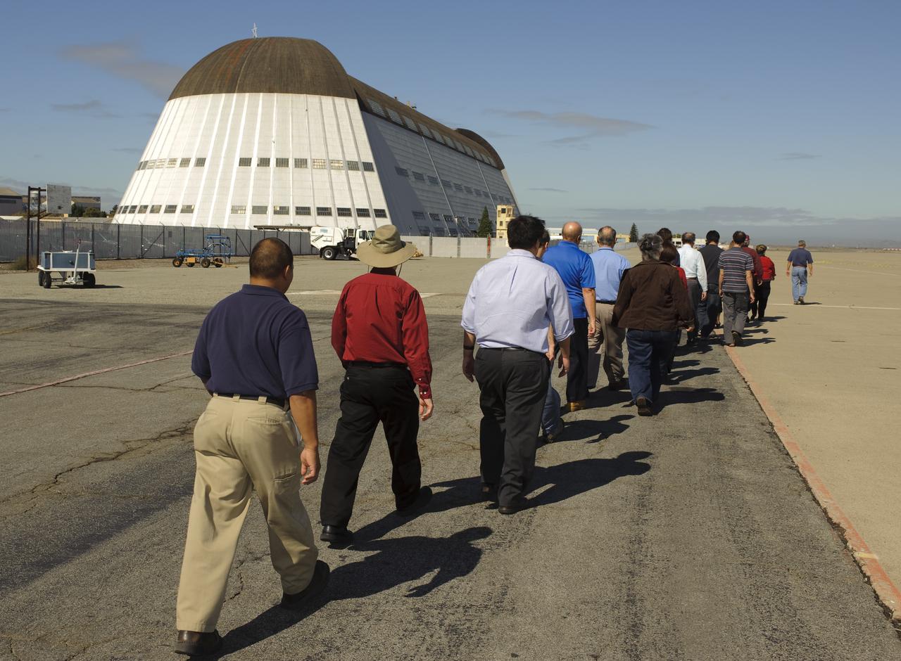 Ames 70_year picture day on Flight line.