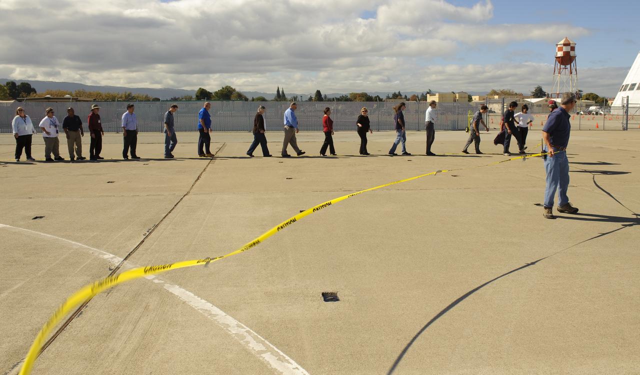 Ames 70_year picture day on Flight line.