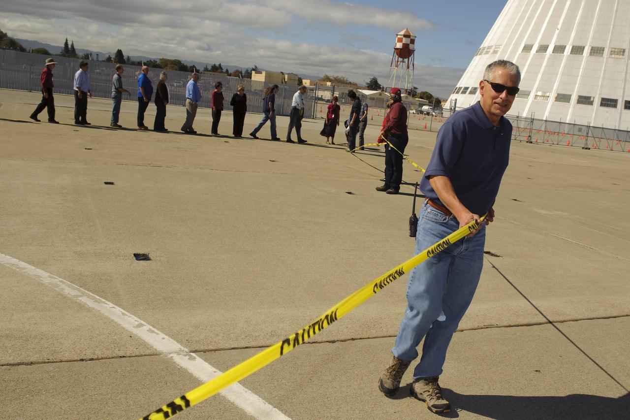 Ames 70_year picture day on Flight line.