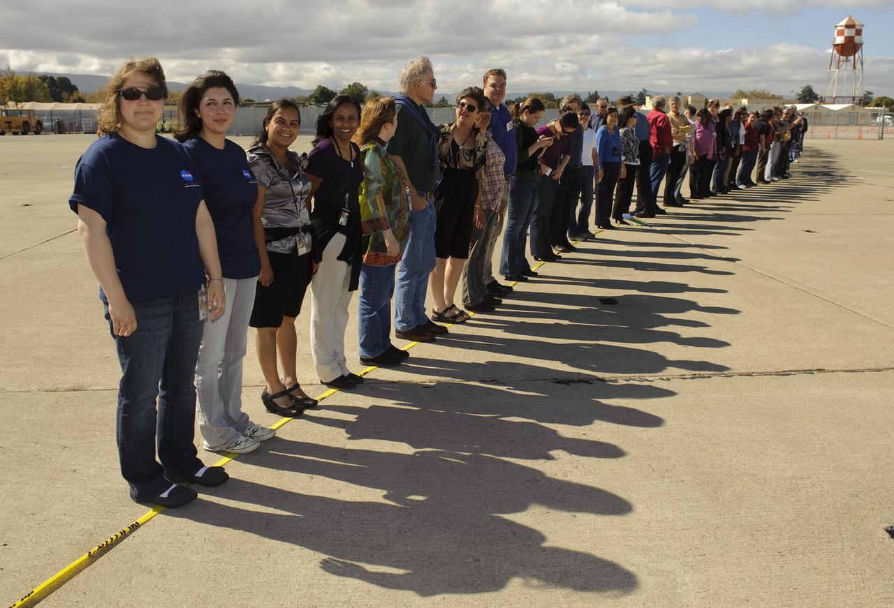 Ames 70_year picture day on Flight line.