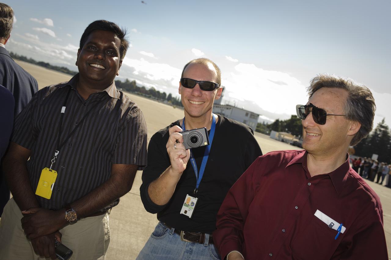 Ames 70_year picture day on Flight line.