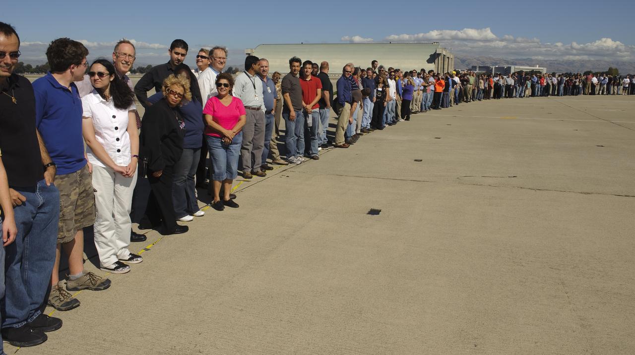 Ames 70_year picture day on Flight line.