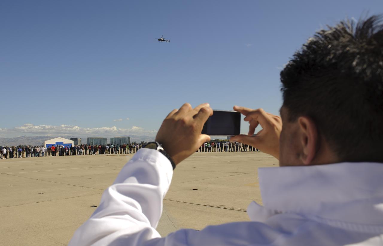 Ames 70_year picture day on Flight line.