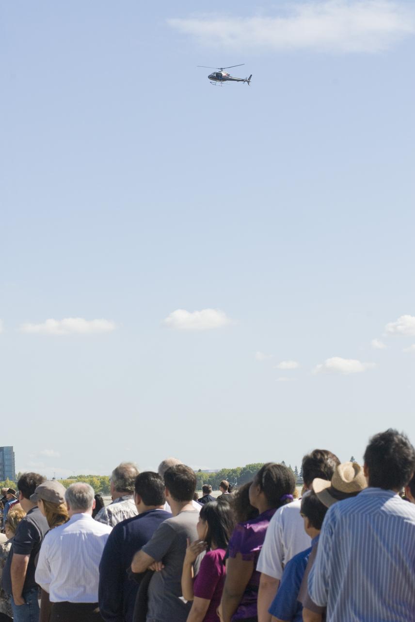 Ames 70_year picture day on Flight line.